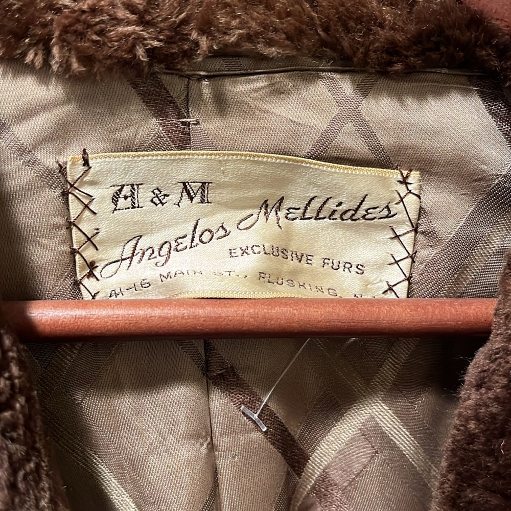 Authentic vintage fur coat- wears like a small, no size tag… GORGEOUS - Picture 4 of 7